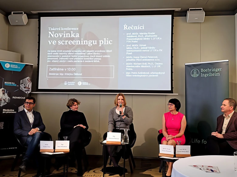 Panelová diskuse o screeningu rakoviny plic na konferenci.
