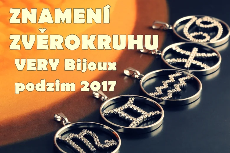 Stříbrné přívěsky s drahokamy ve tvaru znamení zvěrokruhu.