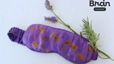Fialová maska na oči s levandulí pro lepší spánek