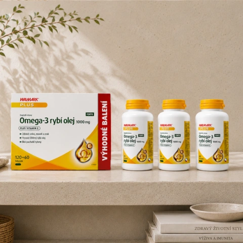 Krabice s rybím olejem Omega-3 vedle tří lahví doplnku stravy.